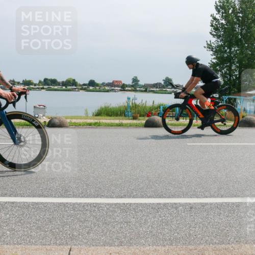 15.06.2025 - 27. Vierlanden-Triathlon H.Heesch http://msf.ph/oto/8031380 15.06.2025 11:33:10 Radfahren 173, 755, 757, 950 meine-sportfotos.de