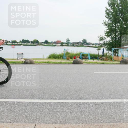 15.06.2025 - 27. Vierlanden-Triathlon H.Heesch http://msf.ph/oto/8031446 15.06.2025 10:36:00 Radfahren 87, 300, 390 meine-sportfotos.de