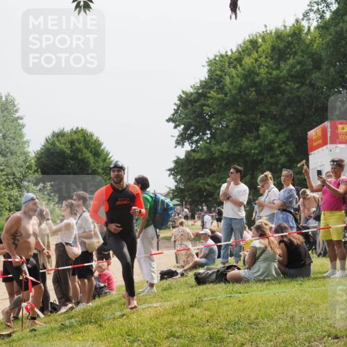 15.06.2025 - 27. Vierlanden-Triathlon KatJ http://msf.ph/oto/8031449 15.06.2025 11:09:54 Schwimmen 745, 784, 786 meine-sportfotos.de