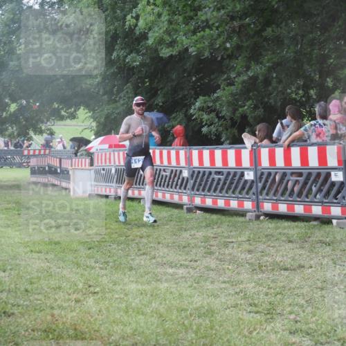 21.06.2025 - 27. Vierlanden-Triathlon KatJ http://msf.ph/oto/8031480 15.06.2025 13:40:51 Ziel 763, 1125 meine-sportfotos.de