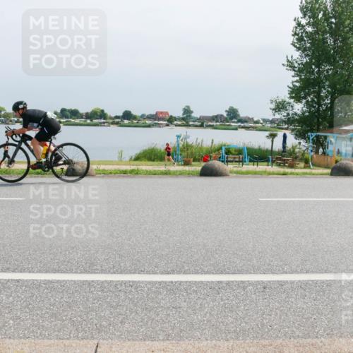 15.06.2025 - 27. Vierlanden-Triathlon H.Heesch http://msf.ph/oto/8031487 15.06.2025 11:33:17 Radfahren 914, 950 meine-sportfotos.de