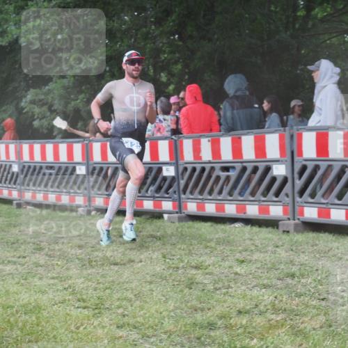 21.06.2025 - 27. Vierlanden-Triathlon KatJ http://msf.ph/oto/8031522 15.06.2025 13:40:52 Ziel 763, 1125 meine-sportfotos.de