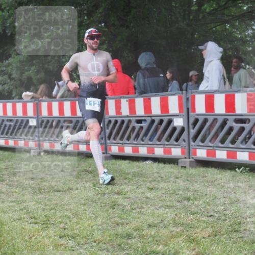 21.06.2025 - 27. Vierlanden-Triathlon KatJ http://msf.ph/oto/8031529 15.06.2025 13:40:52 Ziel 763, 1125 meine-sportfotos.de