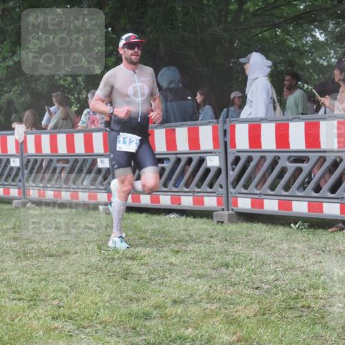 21.06.2025 - 27. Vierlanden-Triathlon KatJ http://msf.ph/oto/8031536 15.06.2025 13:40:52 Ziel 763, 1125 meine-sportfotos.de