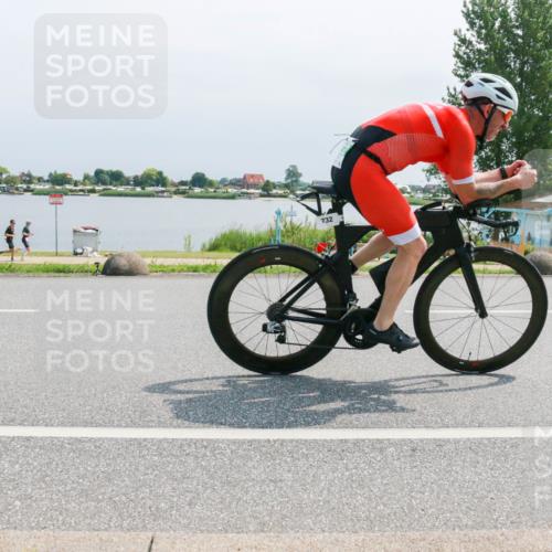 15.06.2025 - 27. Vierlanden-Triathlon H.Heesch http://msf.ph/oto/8031589 15.06.2025 11:33:27 Radfahren 157, 732 meine-sportfotos.de
