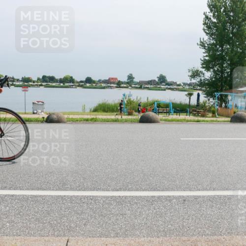 15.06.2025 - 27. Vierlanden-Triathlon H.Heesch http://msf.ph/oto/8031595 15.06.2025 11:33:30 Radfahren 157, 732 meine-sportfotos.de