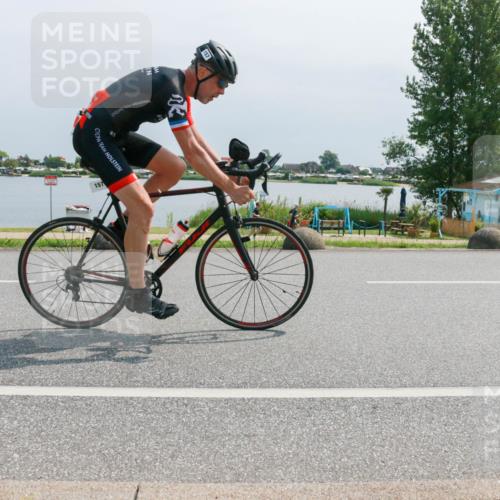 15.06.2025 - 27. Vierlanden-Triathlon H.Heesch http://msf.ph/oto/8031600 15.06.2025 11:33:30 Radfahren 157, 732 meine-sportfotos.de