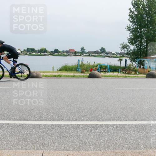 15.06.2025 - 27. Vierlanden-Triathlon H.Heesch http://msf.ph/oto/8031632 15.06.2025 11:33:48 Radfahren 238, 661, 692 meine-sportfotos.de