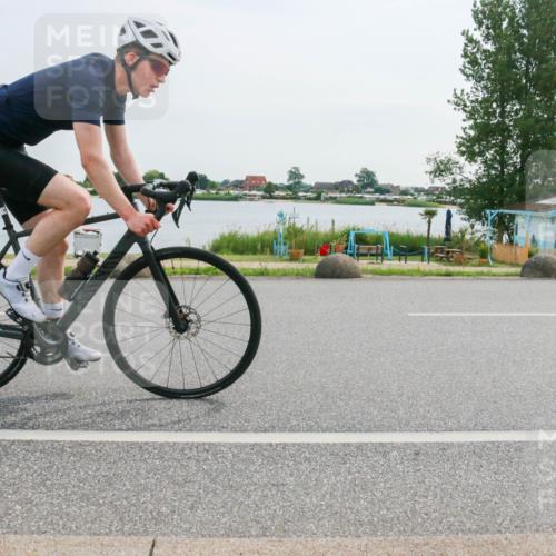 15.06.2025 - 27. Vierlanden-Triathlon H.Heesch http://msf.ph/oto/8031652 15.06.2025 10:37:13 Radfahren 65, 111, 160, 237, 337 meine-sportfotos.de