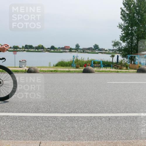 15.06.2025 - 27. Vierlanden-Triathlon H.Heesch http://msf.ph/oto/8031665 15.06.2025 11:33:52 Radfahren 238, 661, 692 meine-sportfotos.de