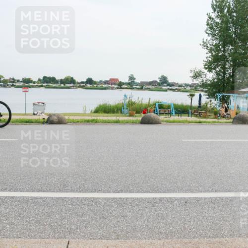 15.06.2025 - 27. Vierlanden-Triathlon H.Heesch http://msf.ph/oto/8031695 15.06.2025 10:37:17 Radfahren 135, 202, 337 meine-sportfotos.de