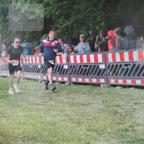 21.06.2025 - 27. Vierlanden-Triathlon KatJ http://msf.ph/oto/8031708 15.06.2025 13:41:10 Ziel 133, 167, 637, 961 meine-sportfotos.de