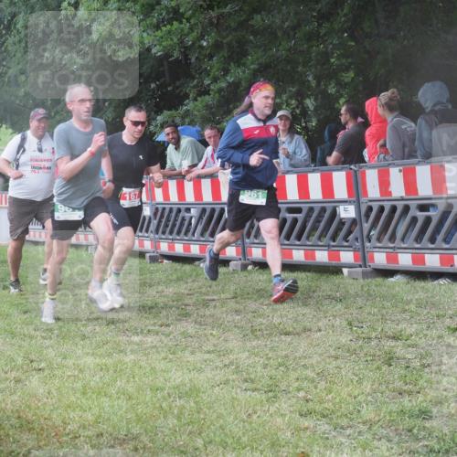 21.06.2025 - 27. Vierlanden-Triathlon KatJ http://msf.ph/oto/8031728 15.06.2025 13:41:11 Ziel 133, 167, 637, 961 meine-sportfotos.de