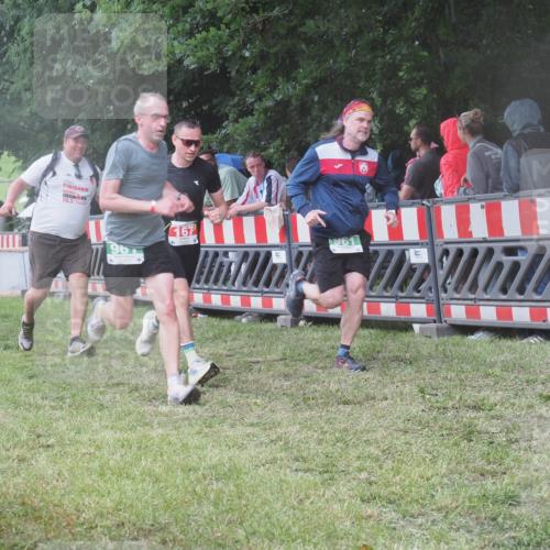 21.06.2025 - 27. Vierlanden-Triathlon KatJ http://msf.ph/oto/8031734 15.06.2025 13:41:11 Ziel 133, 167, 637, 961 meine-sportfotos.de