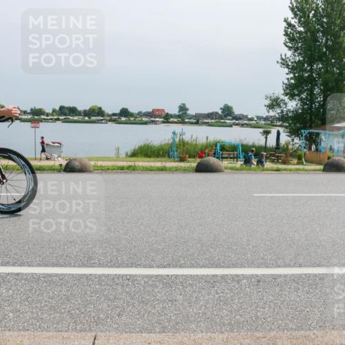 15.06.2025 - 27. Vierlanden-Triathlon H.Heesch http://msf.ph/oto/8031773 15.06.2025 11:34:10 Radfahren 654, 711 meine-sportfotos.de