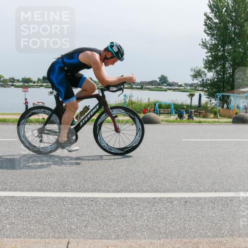 15.06.2025 - 27. Vierlanden-Triathlon H.Heesch http://msf.ph/oto/8031778 15.06.2025 11:34:10 Radfahren 654, 711 meine-sportfotos.de