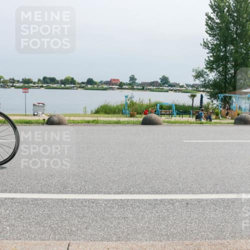 15.06.2025 - 27. Vierlanden-Triathlon H.Heesch http://msf.ph/oto/8031786 15.06.2025 11:34:11 Radfahren 654, 685, 711 meine-sportfotos.de