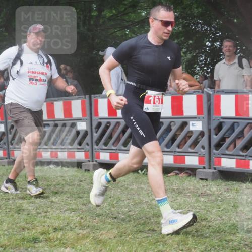 21.06.2025 - 27. Vierlanden-Triathlon KatJ http://msf.ph/oto/8031787 15.06.2025 13:41:12 Ziel 133, 167, 637, 961 meine-sportfotos.de