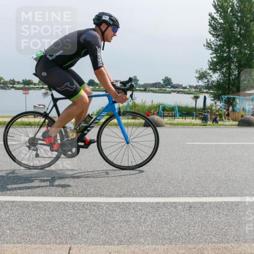 15.06.2025 - 27. Vierlanden-Triathlon H.Heesch http://msf.ph/oto/8031793 15.06.2025 11:34:11 Radfahren 654, 685, 711 meine-sportfotos.de