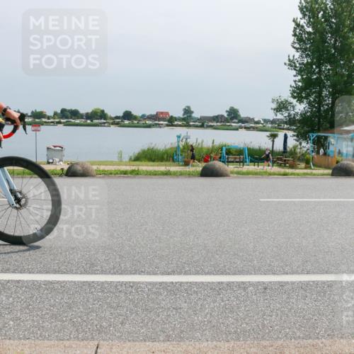 15.06.2025 - 27. Vierlanden-Triathlon H.Heesch http://msf.ph/oto/8031800 15.06.2025 11:34:15 Radfahren 685, 711 meine-sportfotos.de