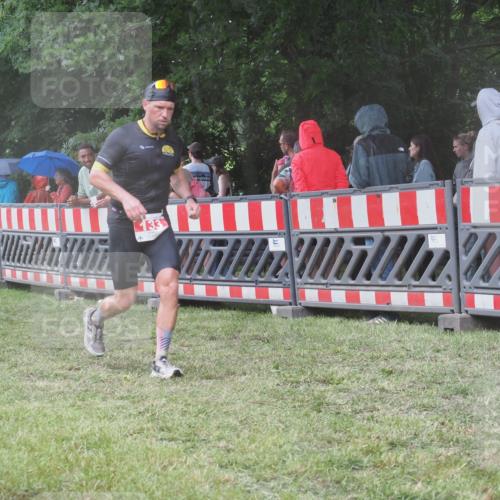 21.06.2025 - 27. Vierlanden-Triathlon KatJ http://msf.ph/oto/8031819 15.06.2025 13:41:18 Ziel 133 meine-sportfotos.de