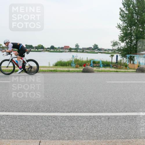 15.06.2025 - 27. Vierlanden-Triathlon H.Heesch http://msf.ph/oto/8031823 15.06.2025 10:38:22 Radfahren 88, 154, 218, 320 meine-sportfotos.de
