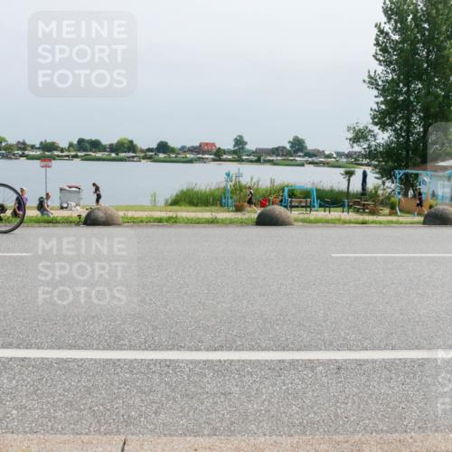 15.06.2025 - 27. Vierlanden-Triathlon H.Heesch http://msf.ph/oto/8031875 15.06.2025 11:34:18 Radfahren 685, 806 meine-sportfotos.de