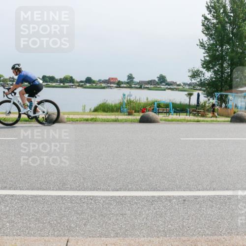 15.06.2025 - 27. Vierlanden-Triathlon H.Heesch http://msf.ph/oto/8031986 15.06.2025 11:34:37 Radfahren 250, 740, 935 meine-sportfotos.de
