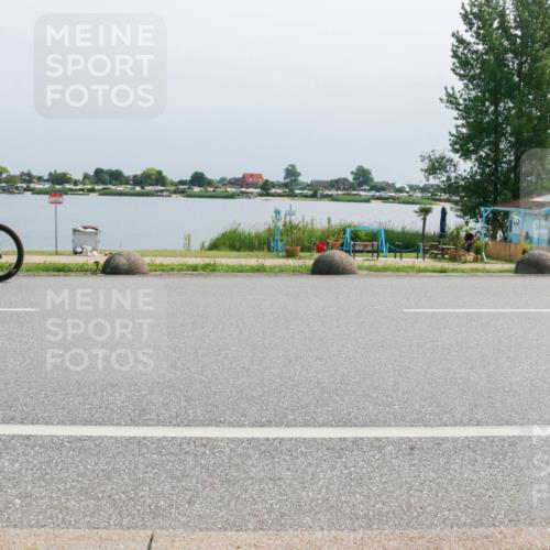 15.06.2025 - 27. Vierlanden-Triathlon H.Heesch http://msf.ph/oto/8031991 15.06.2025 11:34:37 Radfahren 250, 740, 935 meine-sportfotos.de