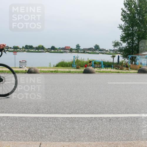 15.06.2025 - 27. Vierlanden-Triathlon H.Heesch http://msf.ph/oto/8031995 15.06.2025 11:34:39 Radfahren 740, 775, 935 meine-sportfotos.de