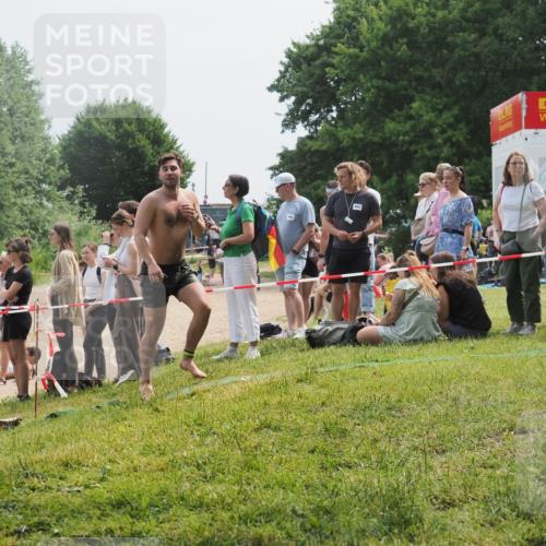 15.06.2025 - 27. Vierlanden-Triathlon KatJ http://msf.ph/oto/8032001 15.06.2025 11:11:39 Schwimmen 742, 791, 843 meine-sportfotos.de