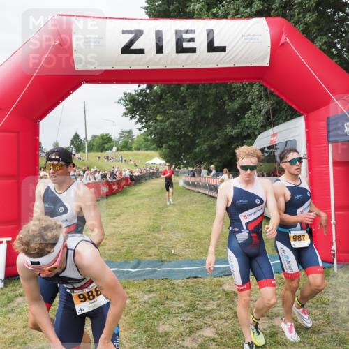 21.06.2025 - 27. Vierlanden-Triathlon MichiJ http://msf.ph/oto/8032002 15.06.2026 12:49:20 Ziel 764, 984, 986, 987, 988 meine-sportfotos.de