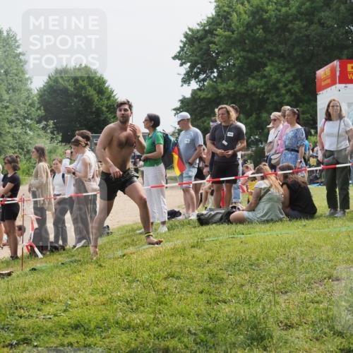 15.06.2025 - 27. Vierlanden-Triathlon KatJ http://msf.ph/oto/8032005 15.06.2025 11:11:40 Schwimmen 742, 791, 843 meine-sportfotos.de
