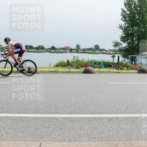 15.06.2025 - 27. Vierlanden-Triathlon H.Heesch http://msf.ph/oto/8032010 15.06.2025 11:34:41 Radfahren 740, 775, 935 meine-sportfotos.de