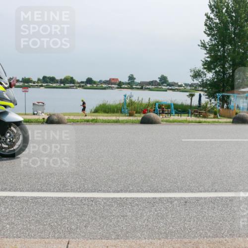 15.06.2025 - 27. Vierlanden-Triathlon H.Heesch http://msf.ph/oto/8032018 15.06.2025 11:34:42 Radfahren 740, 775, 935 meine-sportfotos.de
