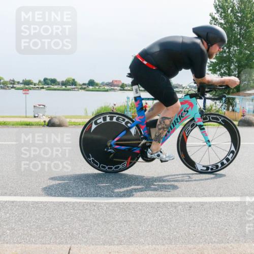 15.06.2025 - 27. Vierlanden-Triathlon H.Heesch http://msf.ph/oto/8032029 15.06.2025 11:34:50 Radfahren 707, 760, 894 meine-sportfotos.de