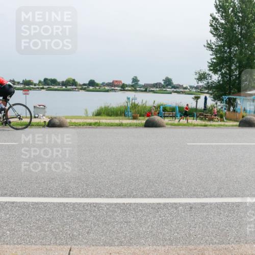 15.06.2025 - 27. Vierlanden-Triathlon H.Heesch http://msf.ph/oto/8032037 15.06.2025 11:34:52 Radfahren 638, 707, 760, 894, 961 meine-sportfotos.de