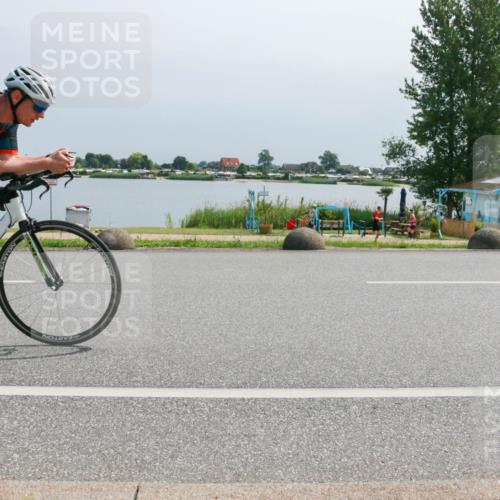 15.06.2025 - 27. Vierlanden-Triathlon H.Heesch http://msf.ph/oto/8032039 15.06.2025 11:34:52 Radfahren 638, 707, 760, 894, 961 meine-sportfotos.de