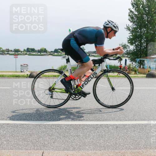 15.06.2025 - 27. Vierlanden-Triathlon H.Heesch http://msf.ph/oto/8032043 15.06.2025 11:34:52 Radfahren 638, 707, 760, 894, 961 meine-sportfotos.de
