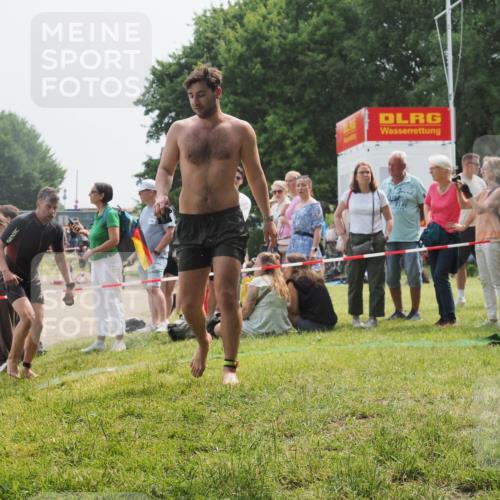 15.06.2025 - 27. Vierlanden-Triathlon KatJ http://msf.ph/oto/8032044 15.06.2025 11:11:42 Schwimmen 742, 791 meine-sportfotos.de