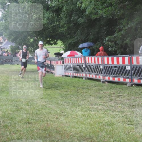 21.06.2025 - 27. Vierlanden-Triathlon KatJ http://msf.ph/oto/8032051 15.06.2025 13:42:21 Ziel 139, 858 meine-sportfotos.de