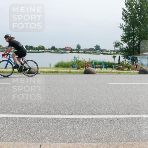 15.06.2025 - 27. Vierlanden-Triathlon H.Heesch http://msf.ph/oto/8032054 15.06.2025 11:34:54 Radfahren 638, 707, 760, 894, 961 meine-sportfotos.de