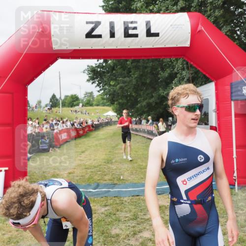 21.06.2025 - 27. Vierlanden-Triathlon MichiJ http://msf.ph/oto/8032067 15.06.2026 12:49:21 Ziel 764, 984, 986, 987, 988 meine-sportfotos.de