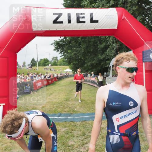 21.06.2025 - 27. Vierlanden-Triathlon MichiJ http://msf.ph/oto/8032078 15.06.2026 12:49:21 Ziel 764, 984, 986, 987, 988 meine-sportfotos.de