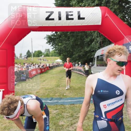 21.06.2025 - 27. Vierlanden-Triathlon MichiJ http://msf.ph/oto/8032085 15.06.2026 12:49:21 Ziel 764, 984, 986, 987, 988 meine-sportfotos.de