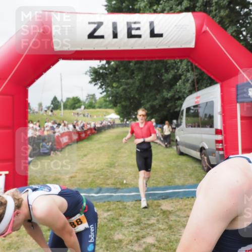 21.06.2025 - 27. Vierlanden-Triathlon MichiJ http://msf.ph/oto/8032111 15.06.2026 12:49:22 Ziel 764, 984, 986, 987, 988 meine-sportfotos.de