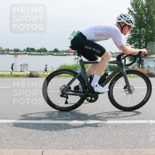 15.06.2025 - 27. Vierlanden-Triathlon H.Heesch http://msf.ph/oto/8032121 15.06.2025 11:35:04 Radfahren 662, 715 meine-sportfotos.de