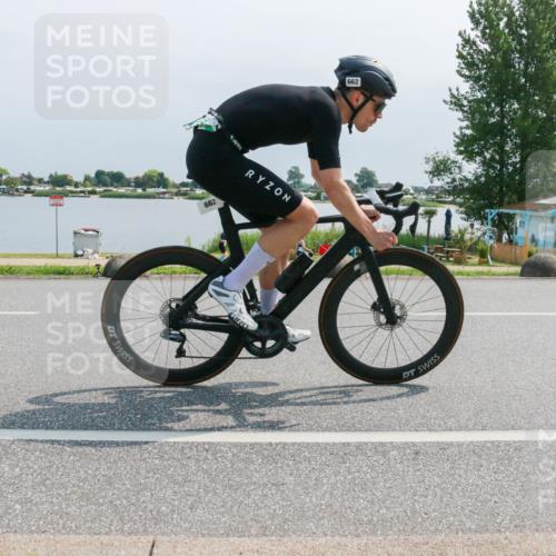 15.06.2025 - 27. Vierlanden-Triathlon H.Heesch http://msf.ph/oto/8032126 15.06.2025 11:35:07 Radfahren 662, 715 meine-sportfotos.de