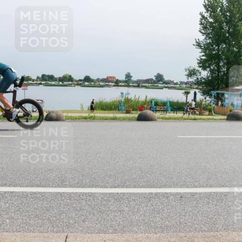 15.06.2025 - 27. Vierlanden-Triathlon H.Heesch http://msf.ph/oto/8032149 15.06.2025 11:35:23 Radfahren 58, 656, 730, 922 meine-sportfotos.de