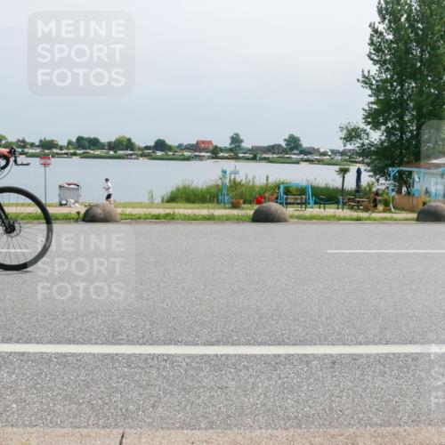 15.06.2025 - 27. Vierlanden-Triathlon H.Heesch http://msf.ph/oto/8032156 15.06.2025 11:35:27 Radfahren 58, 656 meine-sportfotos.de